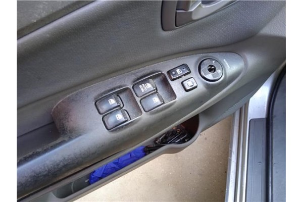 Recambio de mando elevalunas delantero izquierdo para hyundai tucson (jm) 2.0 crdi referencia OEM IAM 935702E250G8  