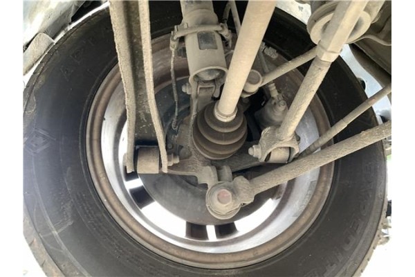 Recambio de mangueta trasero izquierda para hyundai tucson (jm) 2.0 crdi referencia OEM IAM 527502E500  