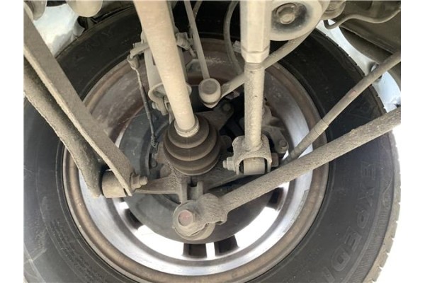 Recambio de mangueta trasero izquierda para hyundai tucson (jm) 2.0 crdi referencia OEM IAM 527502E500  