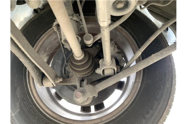 Recambio de mangueta trasero izquierda para hyundai tucson (jm) 2.0 crdi referencia OEM IAM 527502E500  