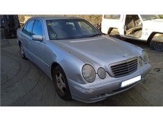 mercedes-benz clase e (bm 210) berlina del año 2001