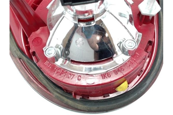Recambio de piloto porton trasero izquierdo para volkswagen golf v (1k1) referencia OEM IAM 1k6945107C 1k6945093J 