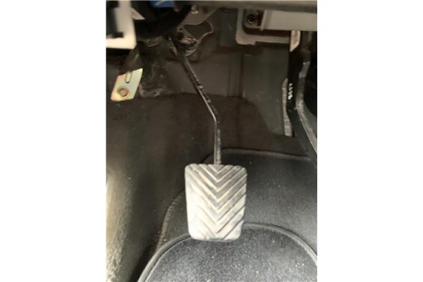 Recambio de pedal embrague para hyundai tucson (jm) 2.0 crdi referencia OEM IAM 328022E450  