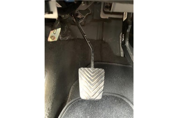 Recambio de pedal embrague para hyundai tucson (jm) 2.0 crdi referencia OEM IAM 328022E450  