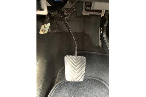 Recambio de pedal embrague para hyundai tucson (jm) 2.0 crdi referencia OEM IAM 328022E450  