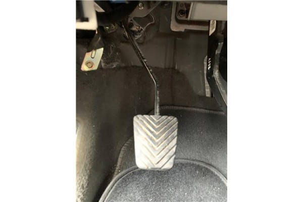 Recambio de pedal embrague para hyundai tucson (jm) 2.0 crdi referencia OEM IAM 328022E450  