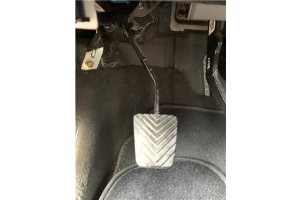 Recambio de pedal embrague para hyundai tucson (jm) 2.0 crdi referencia OEM IAM 328022E450  