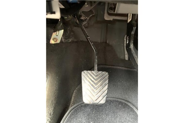 Recambio de pedal embrague para hyundai tucson (jm) 2.0 crdi referencia OEM IAM 328022E450  