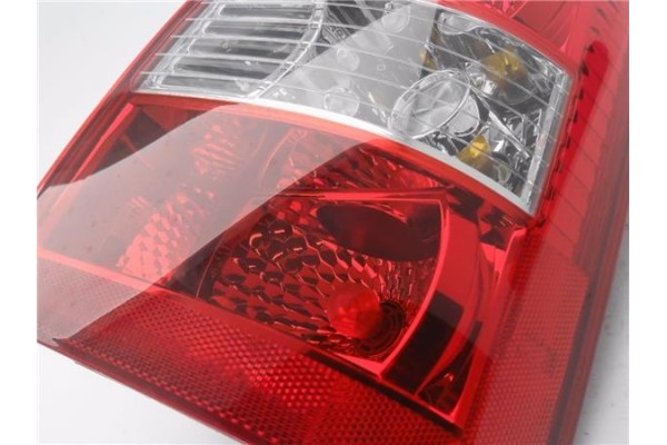 Recambio de piloto trasero derecho para hyundai tucson (jm) 2.0 crdi referencia OEM IAM 07232210 9,24E+15 