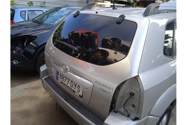 Recambio de porton trasero para hyundai tucson (jm) 2.0 crdi referencia OEM IAM 737002E050  