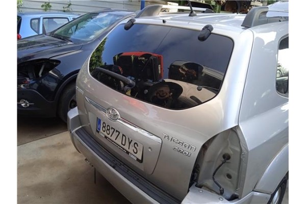 Recambio de porton trasero para hyundai tucson (jm) 2.0 crdi referencia OEM IAM 737002E050  