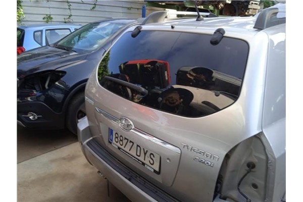 Recambio de porton trasero para hyundai tucson (jm) 2.0 crdi referencia OEM IAM 737002E050  