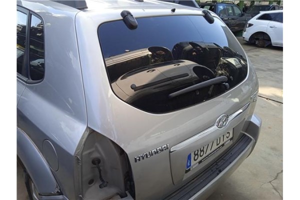Recambio de porton trasero para hyundai tucson (jm) 2.0 crdi referencia OEM IAM 737002E050  