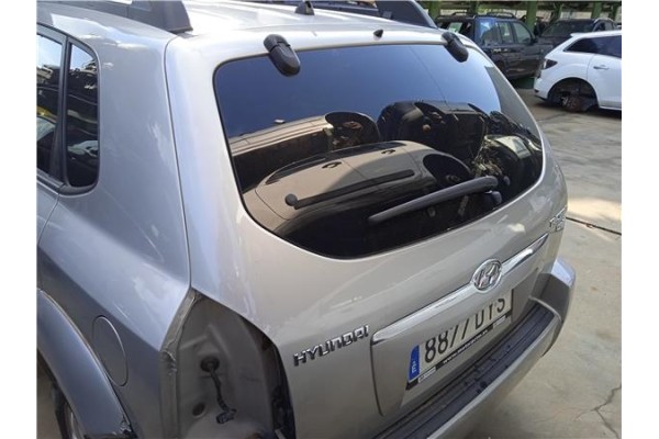 Recambio de porton trasero para hyundai tucson (jm) 2.0 crdi referencia OEM IAM 737002E050  