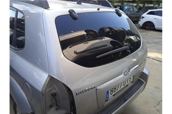 Recambio de porton trasero para hyundai tucson (jm) 2.0 crdi referencia OEM IAM 737002E050  