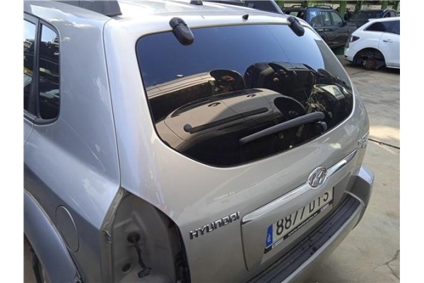 Recambio de porton trasero para hyundai tucson (jm) 2.0 crdi referencia OEM IAM 737002E050  