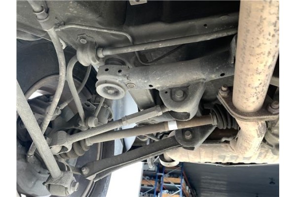 Recambio de puente trasero para hyundai tucson (jm) 2.0 crdi referencia OEM IAM 626052E910 626050Z510 