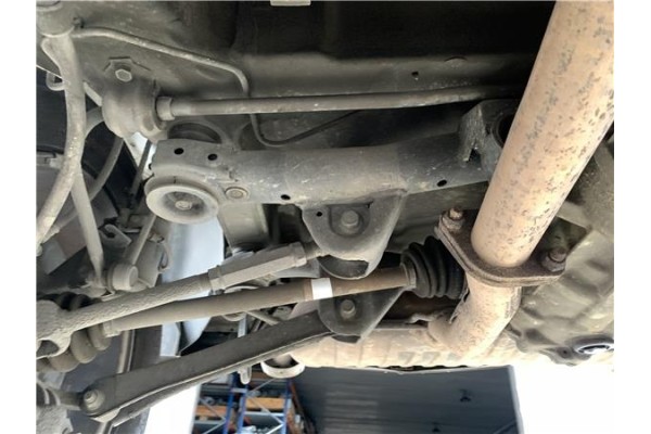 Recambio de puente trasero para hyundai tucson (jm) 2.0 crdi referencia OEM IAM 626052E910 626050Z510 