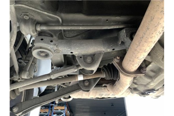 Recambio de puente trasero para hyundai tucson (jm) 2.0 crdi referencia OEM IAM 626052E910 626050Z510 