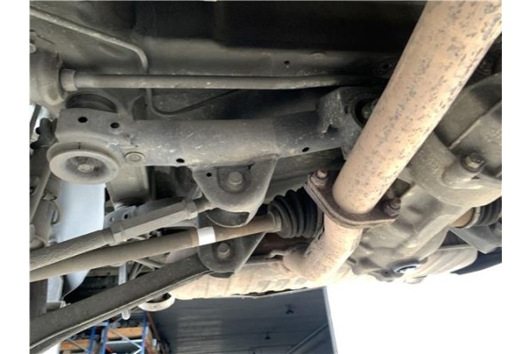 Recambio de puente trasero para hyundai tucson (jm) 2.0 crdi referencia OEM IAM 626052E910 626050Z510 