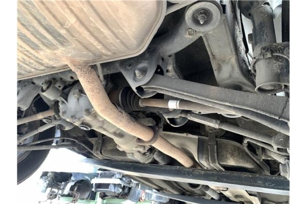 Recambio de puente trasero para hyundai tucson (jm) 2.0 crdi referencia OEM IAM 626052E910 626050Z510 