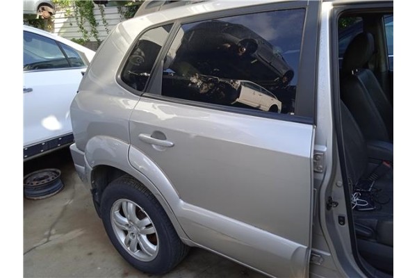 Recambio de puerta trasero derecha para hyundai tucson (jm) 2.0 crdi referencia OEM IAM 770042E050  