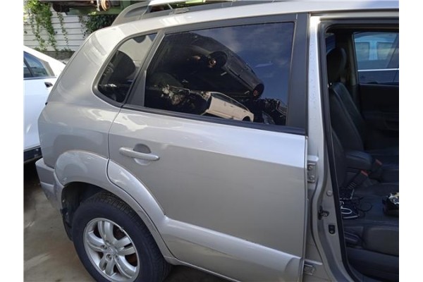 Recambio de puerta trasero derecha para hyundai tucson (jm) 2.0 crdi referencia OEM IAM 770042E050  