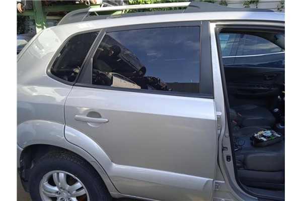 Recambio de puerta trasero derecha para hyundai tucson (jm) 2.0 crdi referencia OEM IAM 770042E050  