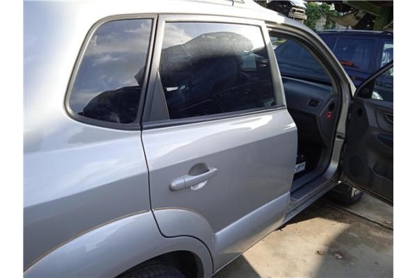 Recambio de puerta trasero derecha para hyundai tucson (jm) 2.0 crdi referencia OEM IAM 770042E050  
