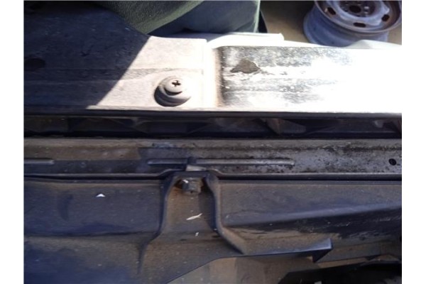 Recambio de radiador para hyundai tucson (jm) 2.0 crdi referencia OEM IAM 253102E500  