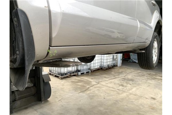 Recambio de spoiler talonera lat. izquierda para hyundai tucson (jm) 2.0 crdi referencia OEM IAM 877512E000  