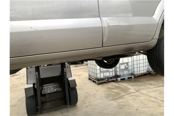 Recambio de spoiler talonera lat. izquierda para hyundai tucson (jm) 2.0 crdi referencia OEM IAM 877512E000  