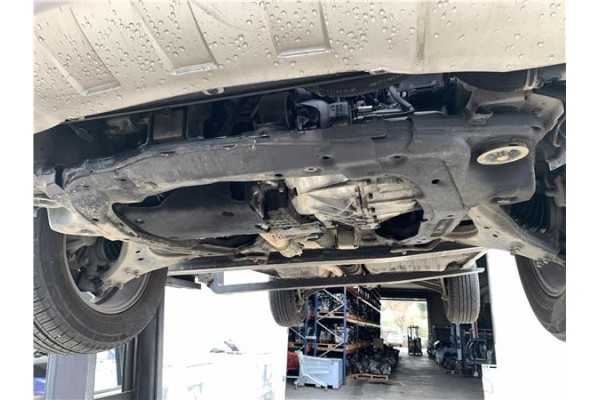 Recambio de subchasis para hyundai tucson (jm) 2.0 crdi referencia OEM IAM 624052E010  