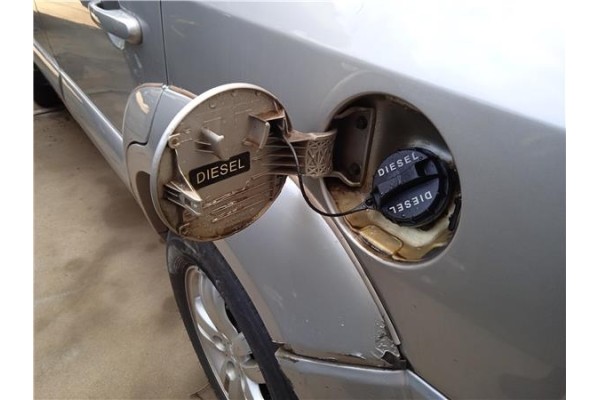 Recambio de tapa exterior combustible para hyundai tucson (jm) 2.0 crdi referencia OEM IAM 695102E000  