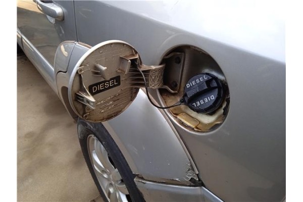 Recambio de tapa exterior combustible para hyundai tucson (jm) 2.0 crdi referencia OEM IAM 695102E000  