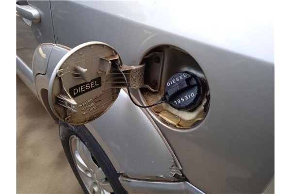 Recambio de tapa exterior combustible para hyundai tucson (jm) 2.0 crdi referencia OEM IAM 695102E000  