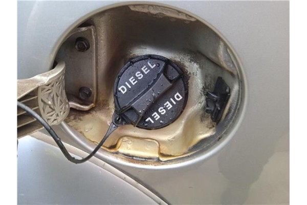 Recambio de tapon combustible para hyundai tucson (jm) 2.0 crdi referencia OEM IAM 310103A901  