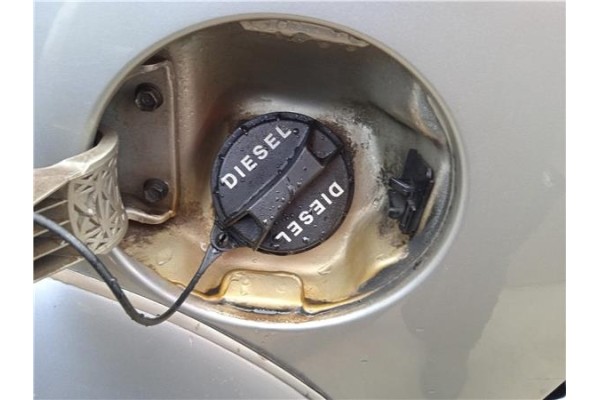 Recambio de tapon combustible para hyundai tucson (jm) 2.0 crdi referencia OEM IAM 310103A901  