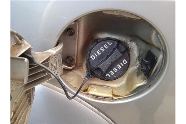 Recambio de tapon combustible para hyundai tucson (jm) 2.0 crdi referencia OEM IAM 310103A901  