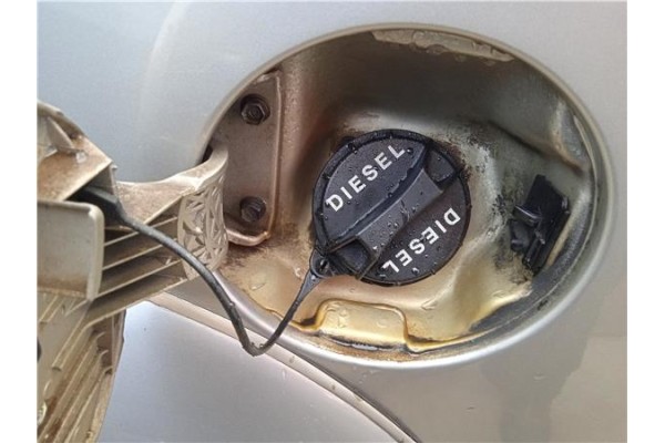 Recambio de tapon combustible para hyundai tucson (jm) 2.0 crdi referencia OEM IAM 310103A901  