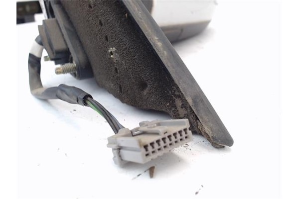 Recambio de retrovisor electrico izquierdo para nissan primera hatchback (p12) referencia OEM IAM   