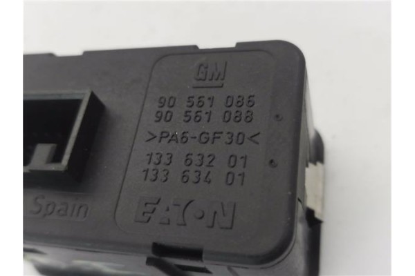 Recambio de mando elevalunas delantero izquierdo para opel astra g berlina 2.0 comfort referencia OEM IAM 90561088 13363201 