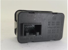 Recambio de mando elevalunas delantero izquierdo para opel astra g berlina 2.0 comfort referencia OEM IAM 90561088 13363201 