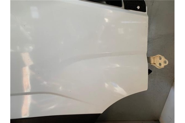 Recambio de puerta delantero derecha para iveco daily chasis 2.3 referencia OEM IAM 99460120  