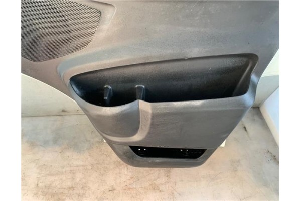 Recambio de puerta delantero derecha para iveco daily chasis 2.3 referencia OEM IAM 99460120  