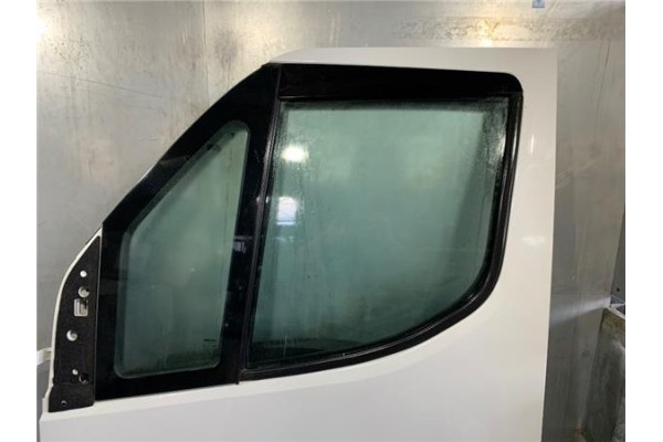 Recambio de puerta delantero izquierda para iveco daily chasis 2.3 referencia OEM IAM 99460119  