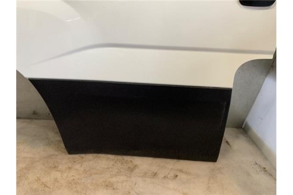 Recambio de puerta delantero izquierda para iveco daily chasis 2.3 referencia OEM IAM 99460119  