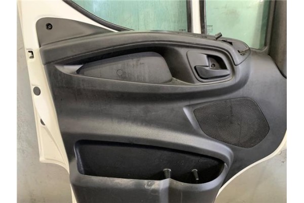 Recambio de puerta delantero izquierda para iveco daily chasis 2.3 referencia OEM IAM 99460119  