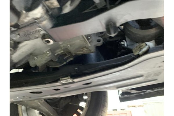 Recambio de subchasis para opel astra j berlina 5p 1.6 selective referencia OEM IAM 13470622  