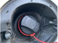Recambio de tapon combustible para opel astra j berlina 5p 1.6 selective referencia OEM IAM 13327609  